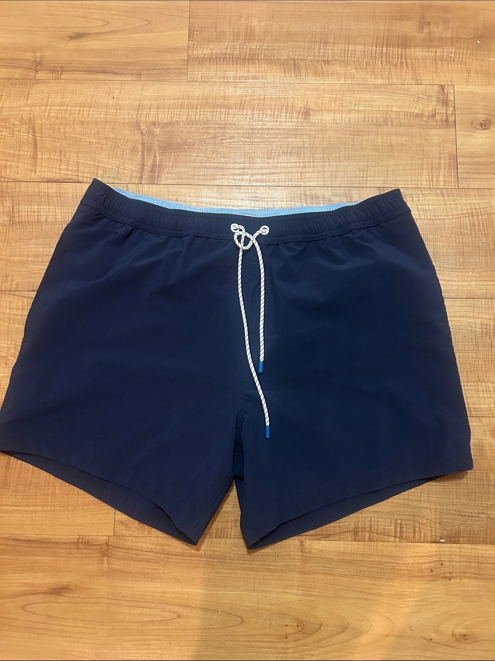 Bonobos Navy Swim Trunks with White Drawstring board shorts LARGE